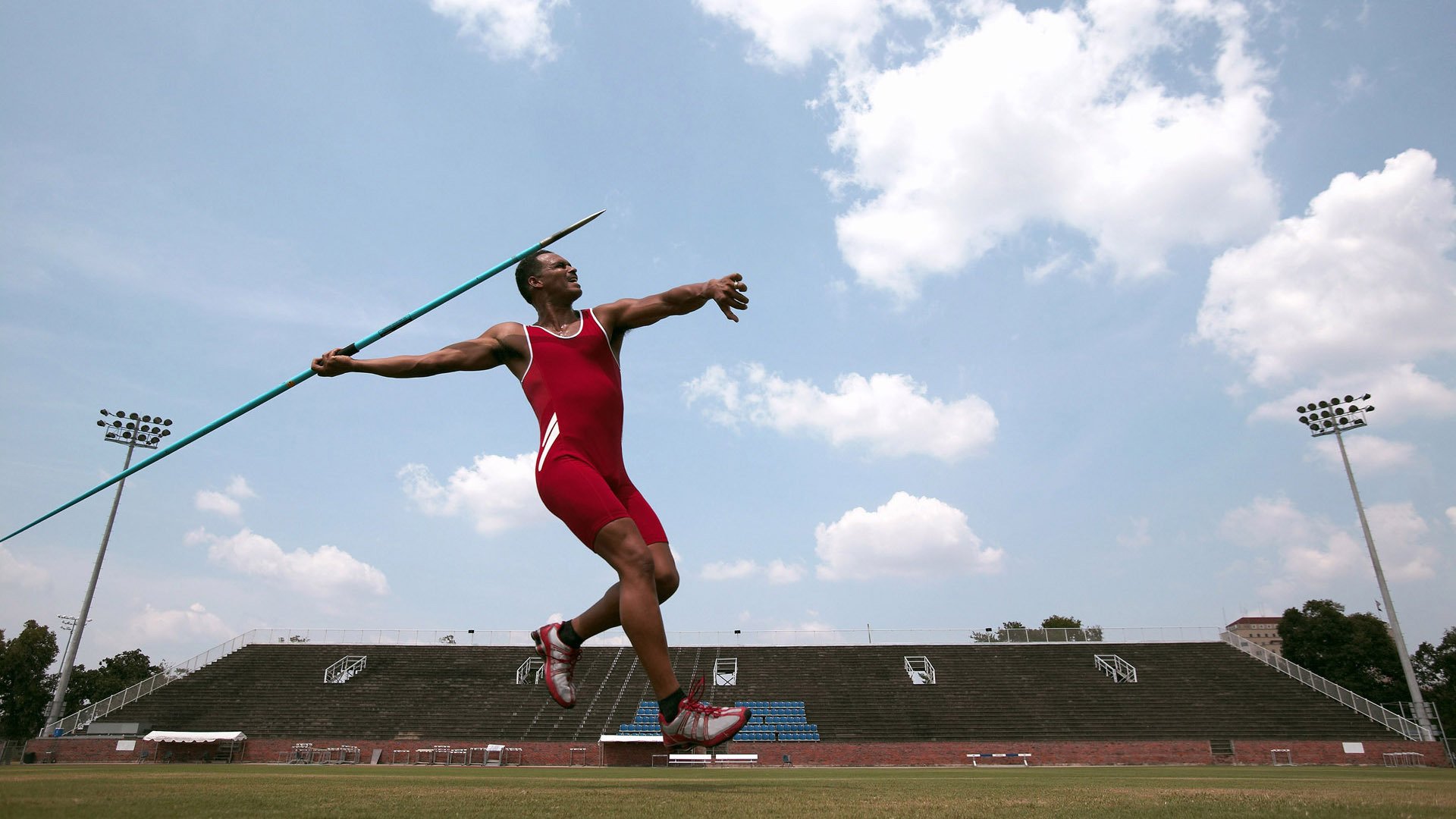 F1年度争冠之夜，内马尔个人能力完全展现，当赛道与绿茵场共享同一种心跳